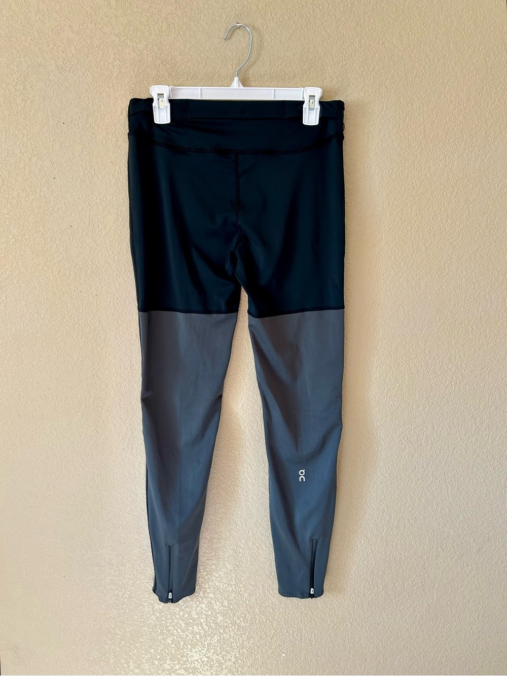 On Running Black Long Men's Tights - Swiss Engineering Size L Long Oncloud Gym - Picture 7 of 10